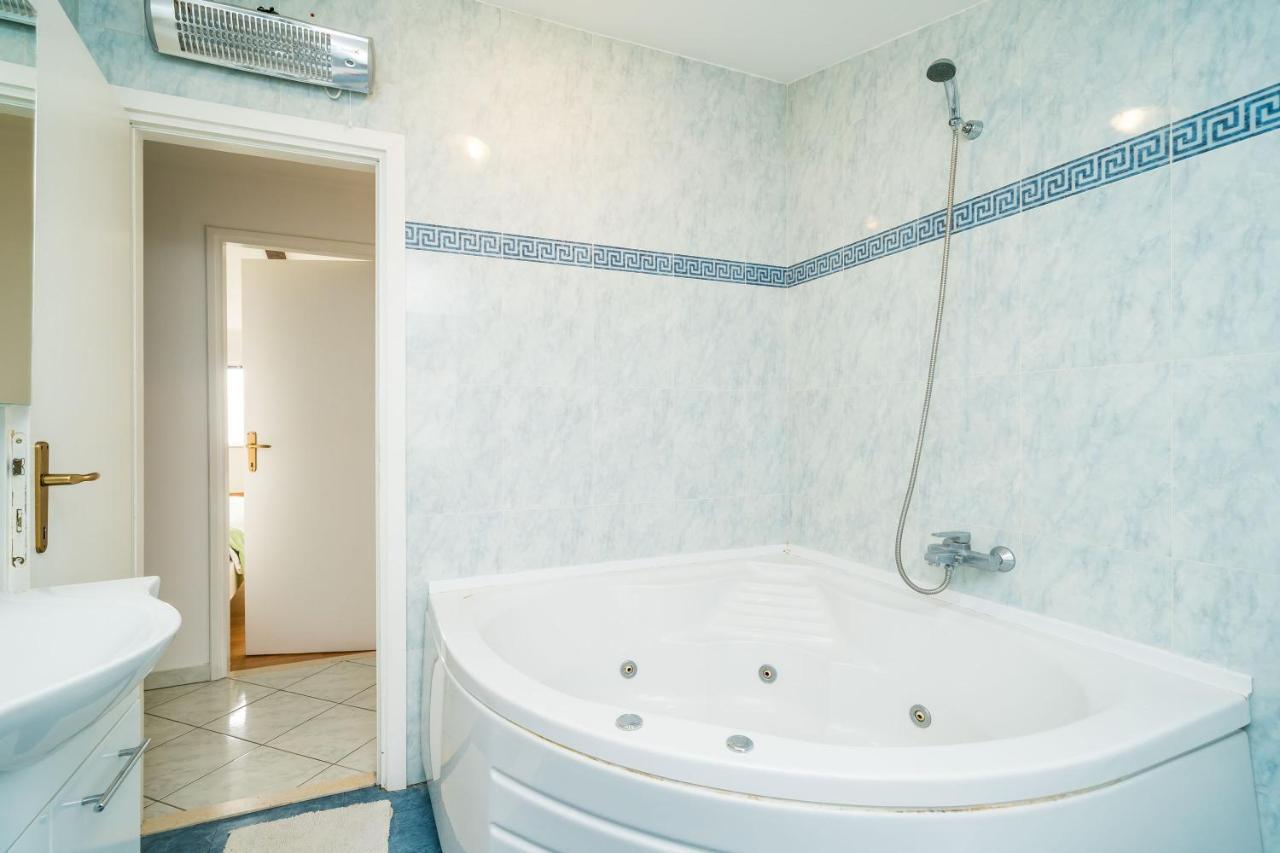 Appartamento Deluxe Duplex House With Terrace Ragusa Esterno foto
