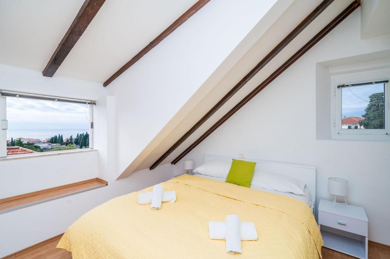 Appartamento Deluxe Duplex House With Terrace Ragusa Esterno foto