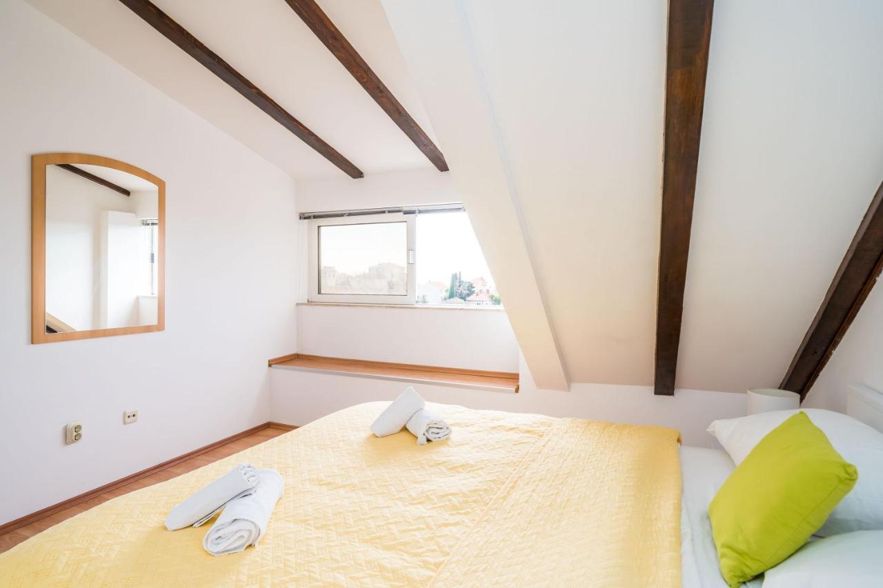 Appartamento Deluxe Duplex House With Terrace Ragusa Esterno foto