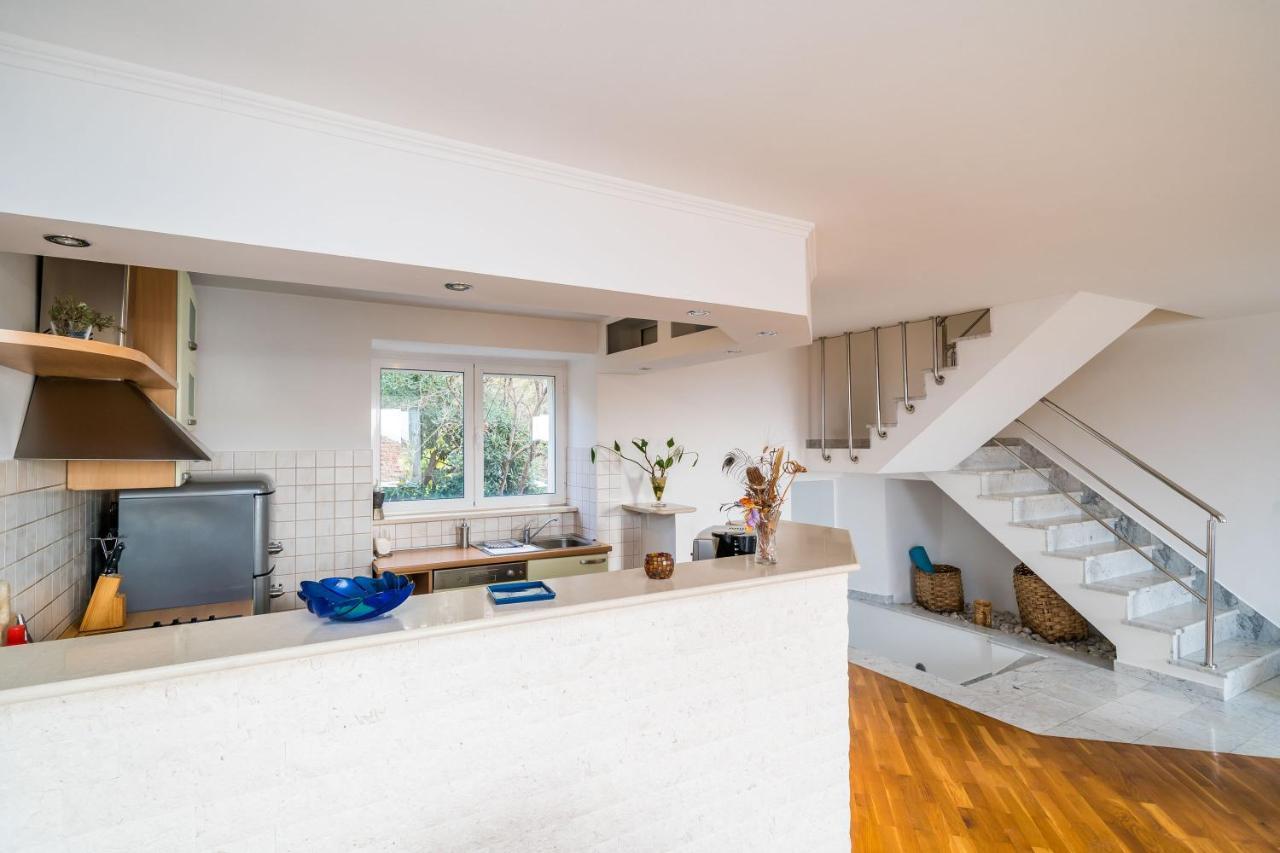 Appartamento Deluxe Duplex House With Terrace Ragusa Esterno foto